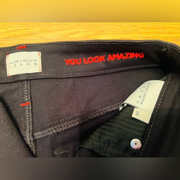 Alice + Olivia skirt - Picture 3 of 3